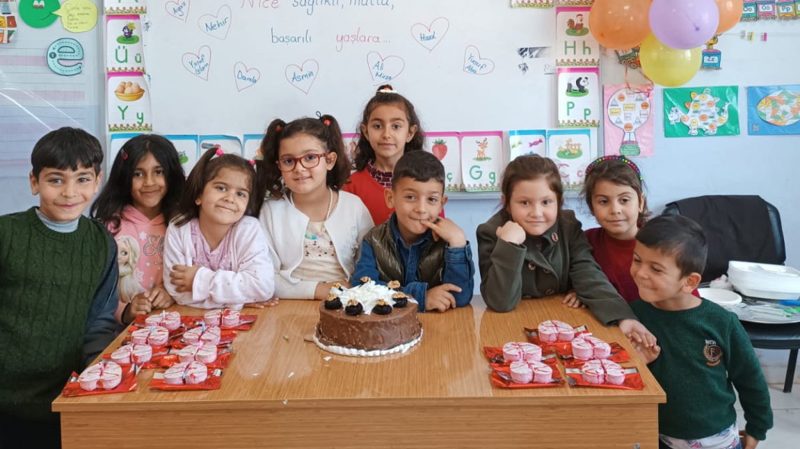 Okul-Aile Birliği işbirliğiyle Tüm Sınıf İçin Doğum Günü Partisi yapıldı